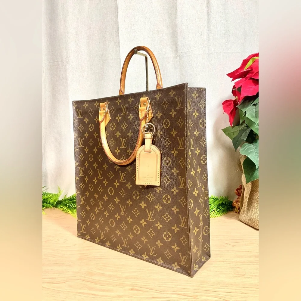 LUXURY LOUIS VUITTON SAC PLAT ✅AUTHENTIC